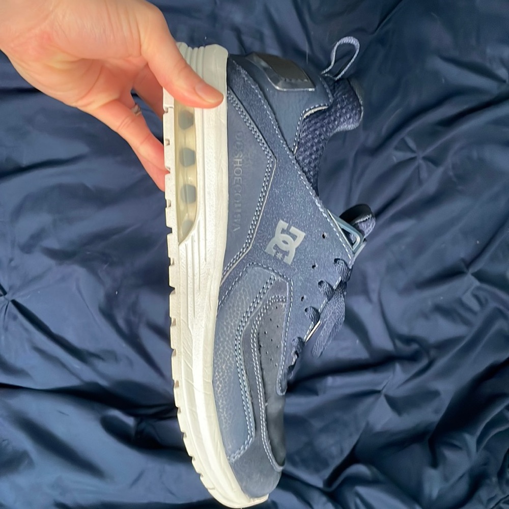 Mens DC shoes worn once